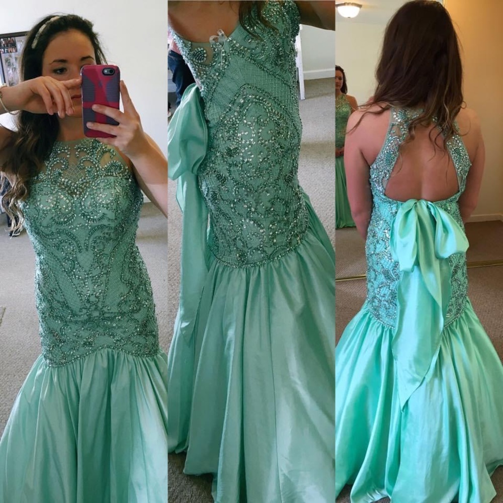 Sherri Hill prom dress